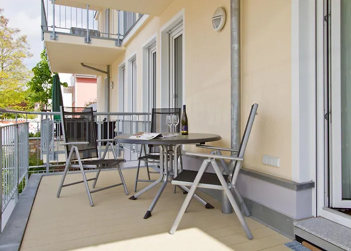 Duenenpalais App 06 *